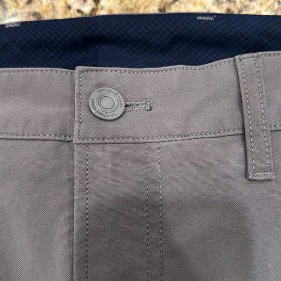 Men’s Vineyard Vines on-the-go 5 pocket pant 44x30 - Picture 3 of 8